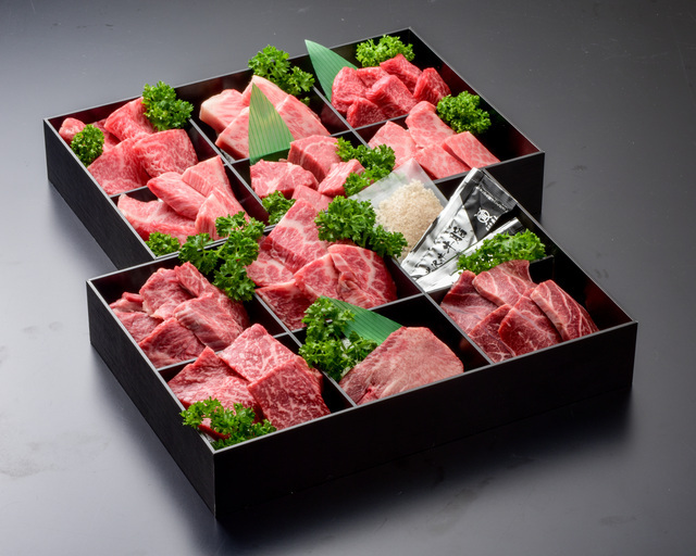 ❹悠修牛×黄木牛焼肉懐石11種盛り ¥32,400(税込)
	